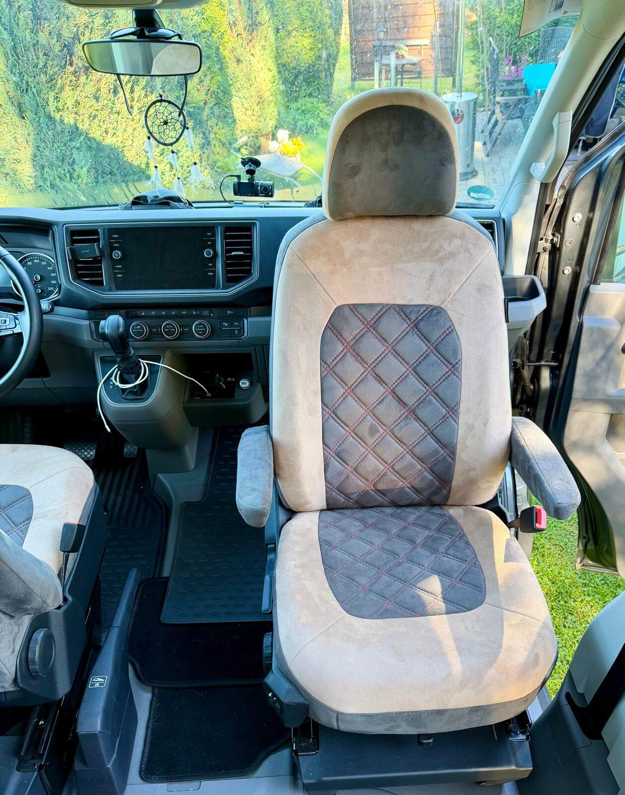 Vw Grand California Beifahrersitz Sitzbezuege Nach Mass