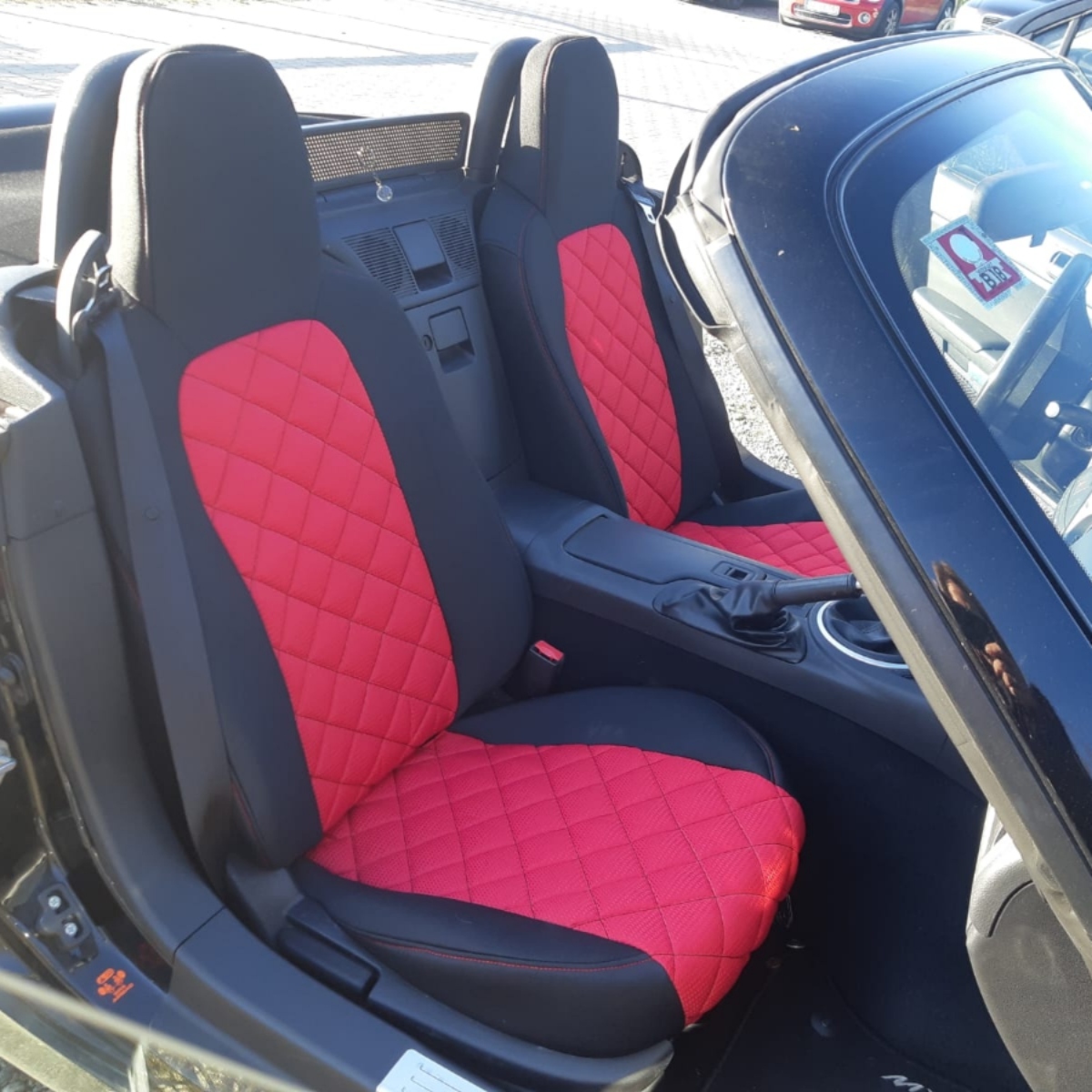 Cabrio Autositzbezuege Rot Schwarz Rautensteppung