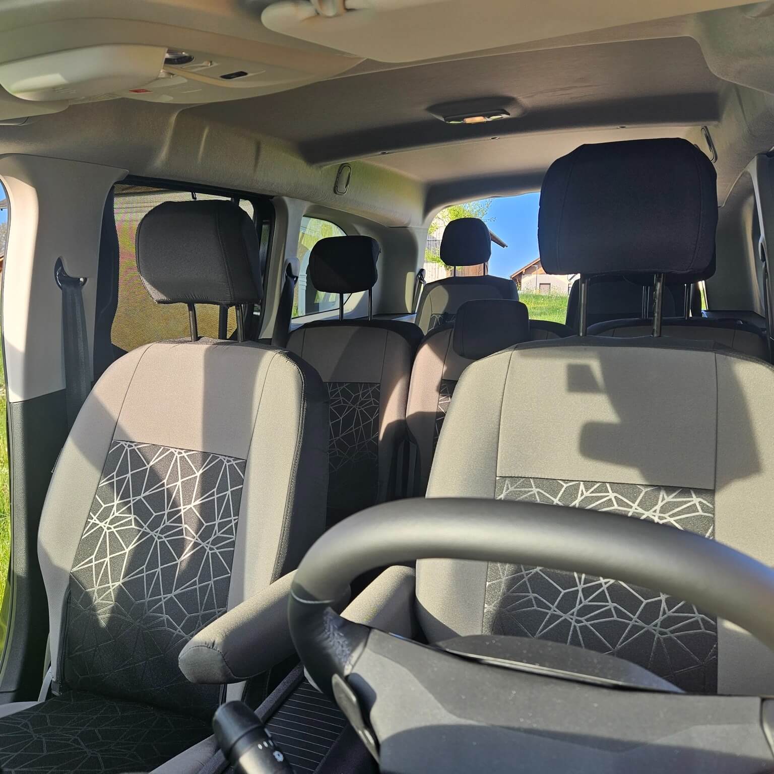 Citroen Berlingo Innenraum Sitzbezuege
