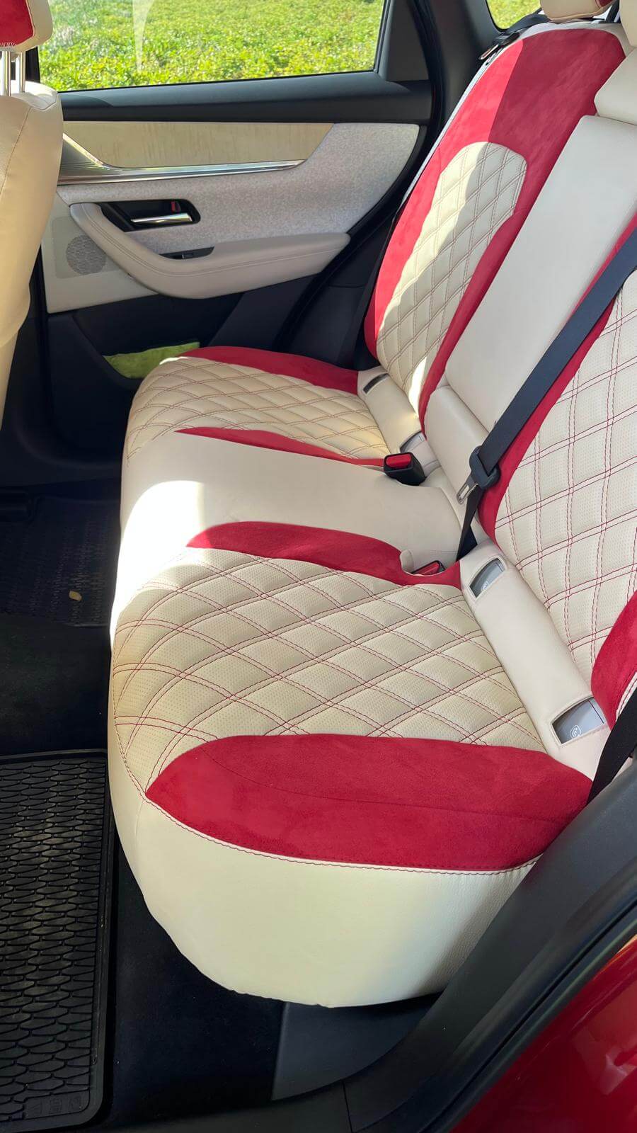 Mazda Cx 60 Sitzbezuege Rueckbank Rot Hellbeige 1