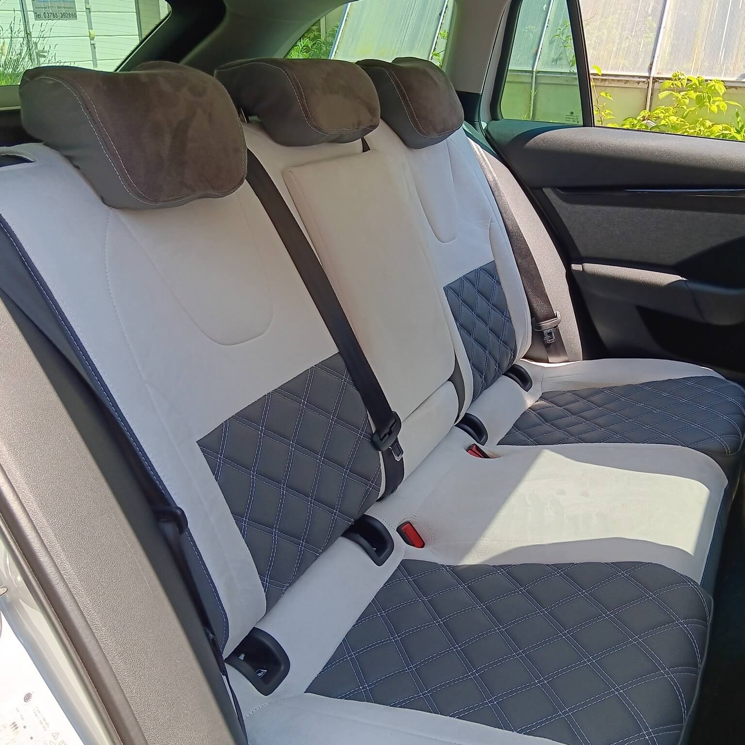 Skoda Octavia 4 Ruecksitzbank Sitzbezuege Grau