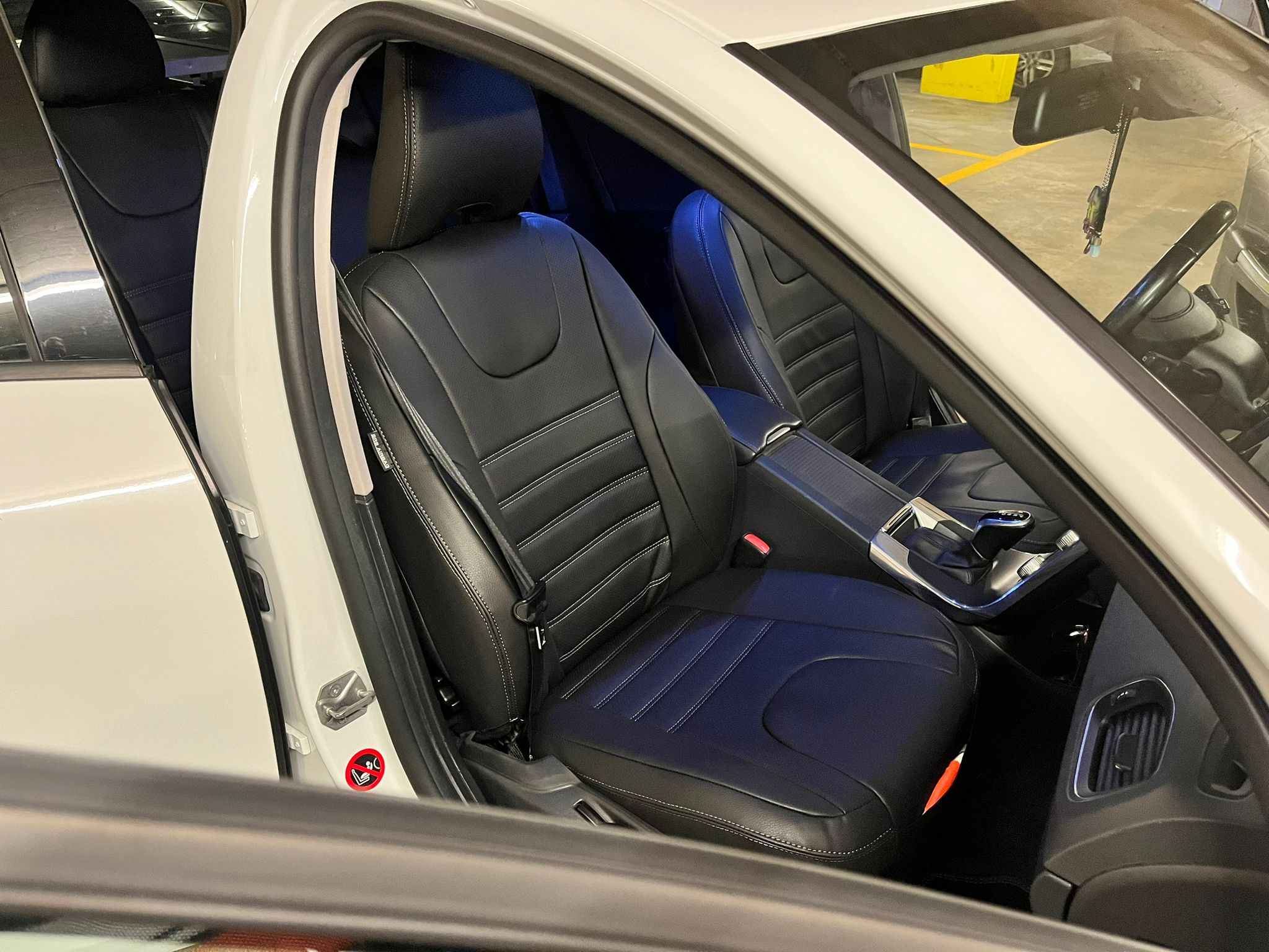 Volvo V60 Sitzbezuege Schwarz Doppelnaht