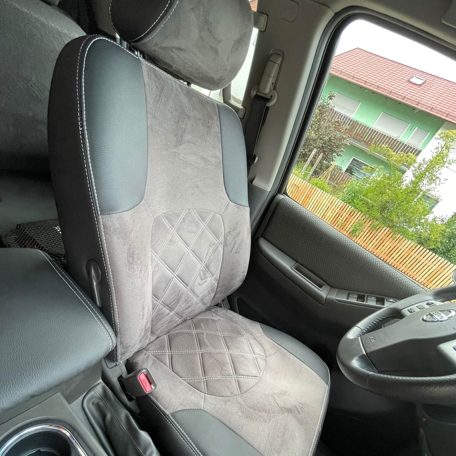 Nissan Navara Individuelle Sitzbezuege