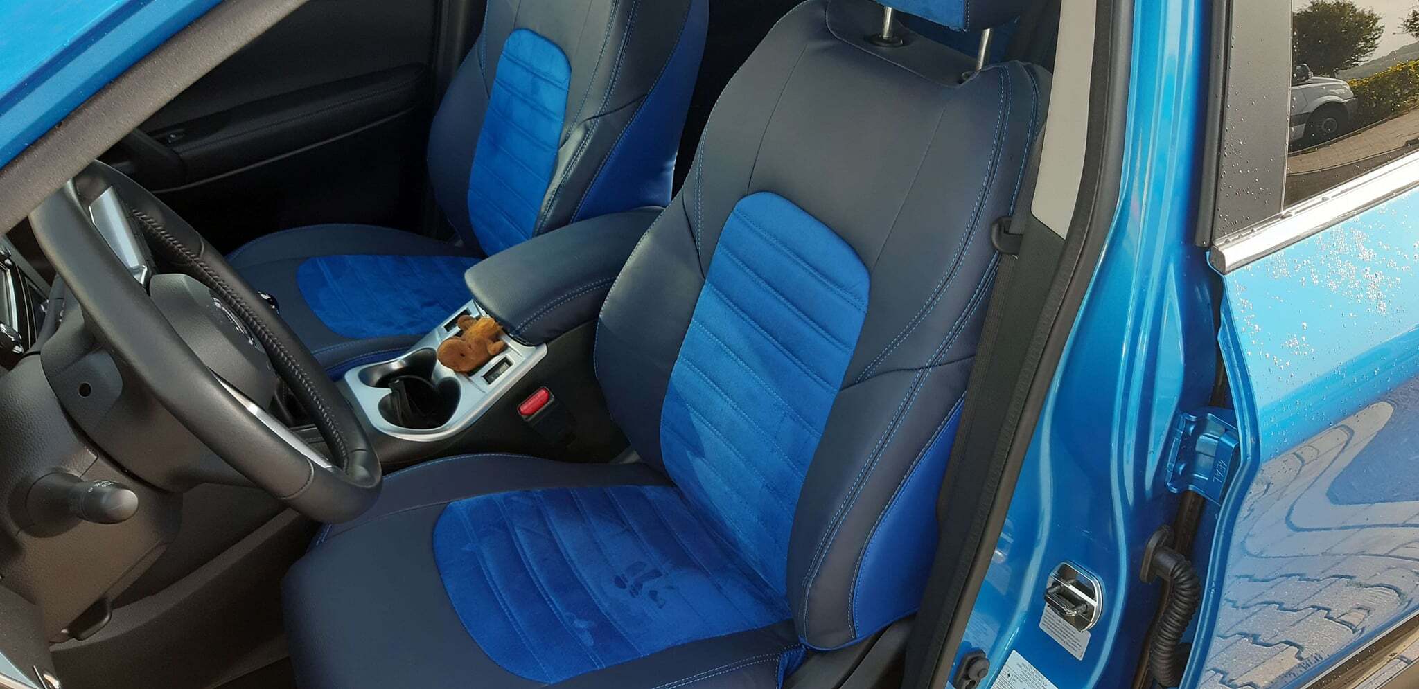 Nissan Qashqai Sitzbezuege Vorne Blau Schwarz Antarrlook