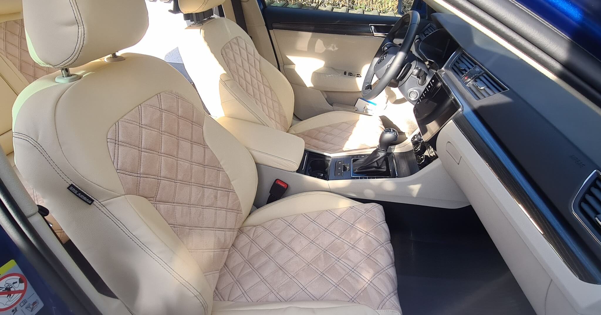 Skoda Superb Vordersitze Sitzbezug Creme Rautenmuster