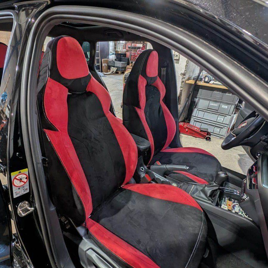 Antarrlook Auto Sitzbezuege Skoda Kamiq Monte Carlo Rot Schwarz Innenraum