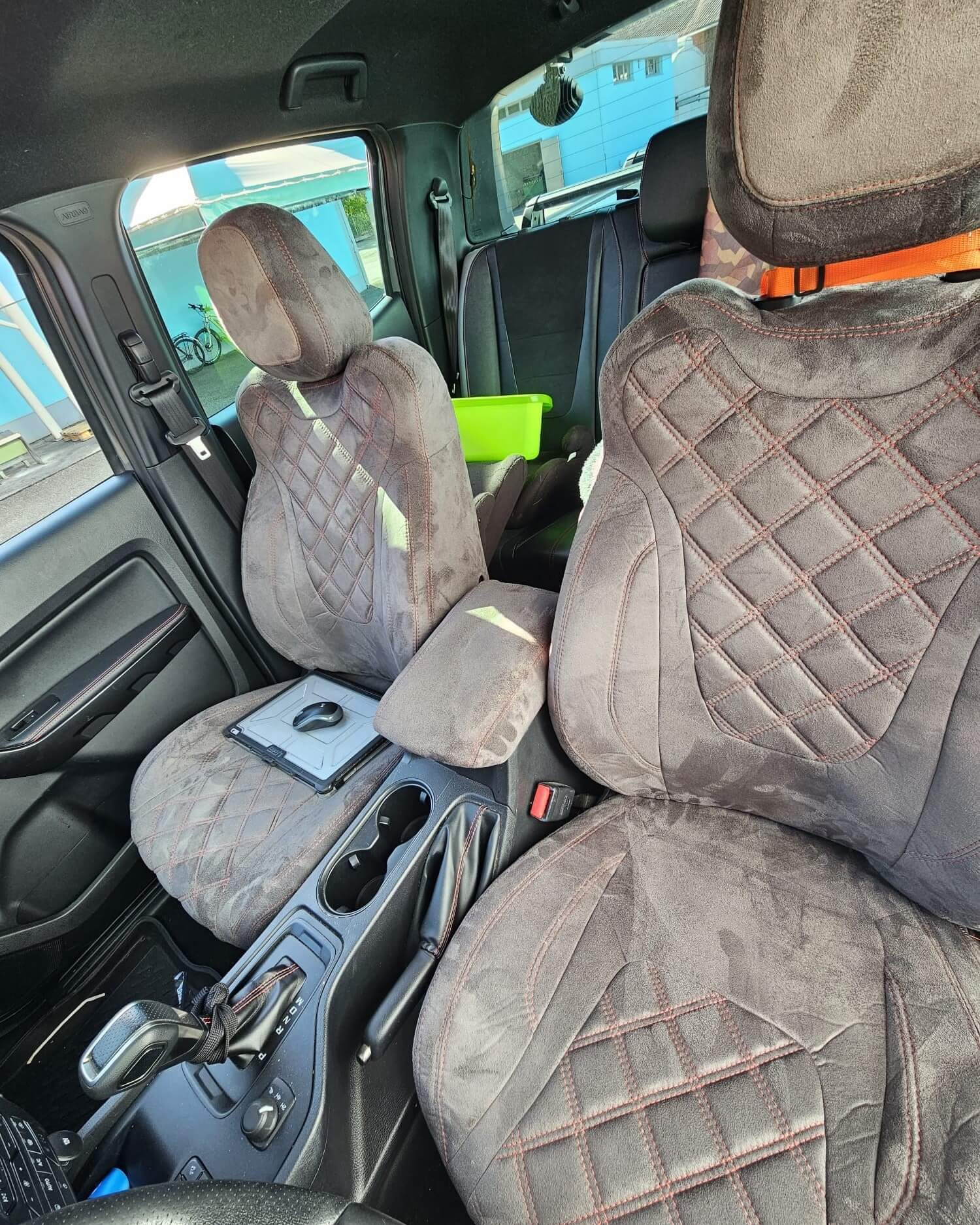 Antarrlook Sitzbezuege Ford Ranger Raptor Grau Vordersitze Rautensteppung