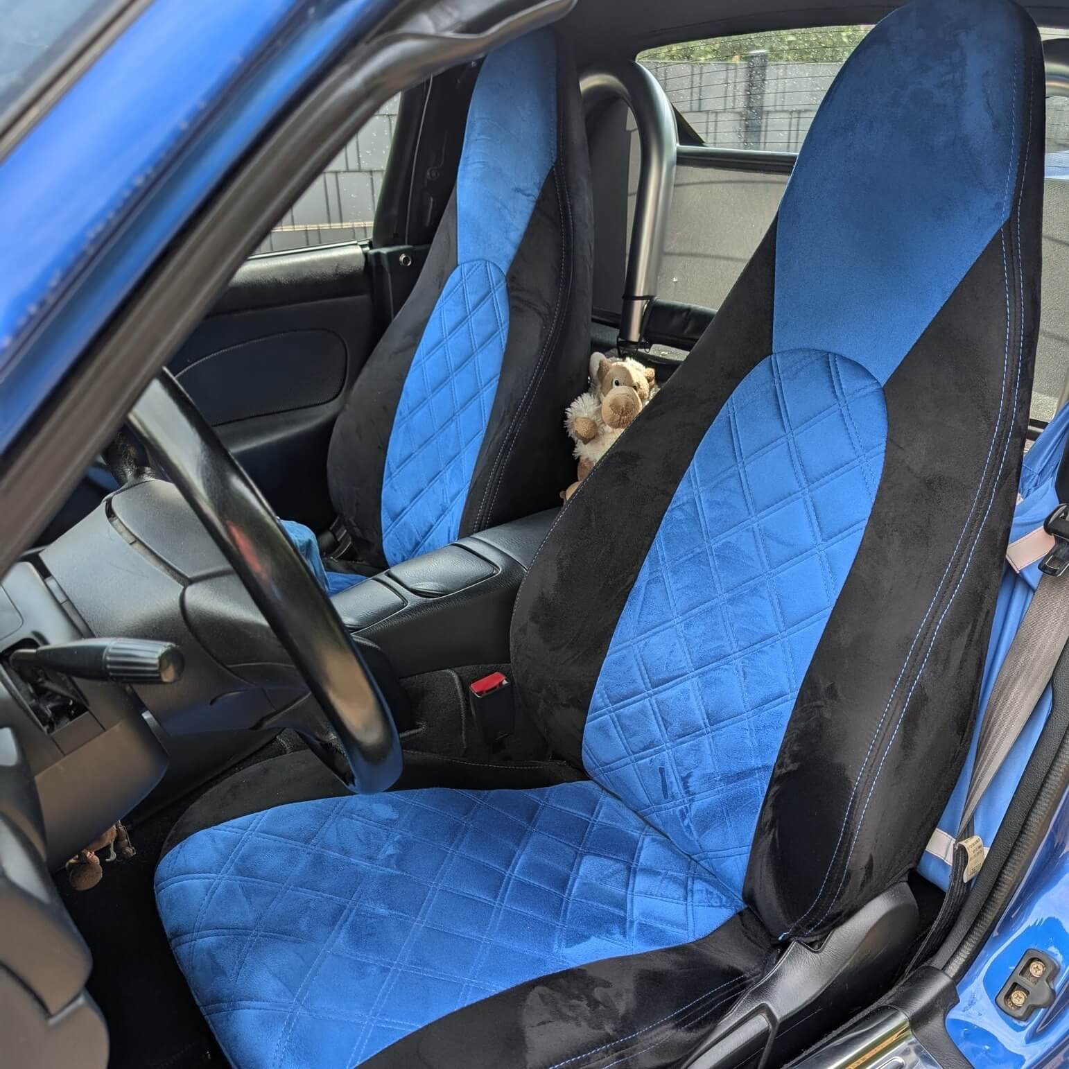 Antarrlook Sitzbezuege Mazda Mx5 Blau Schwarz Vordersitze Wildleder Optik