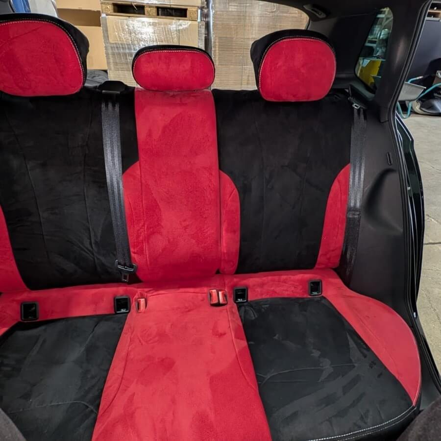 Antarrlook Sitzbezuege Skoda Kamiq Monte Carlo Ruecksitzbank Rot Schwarz