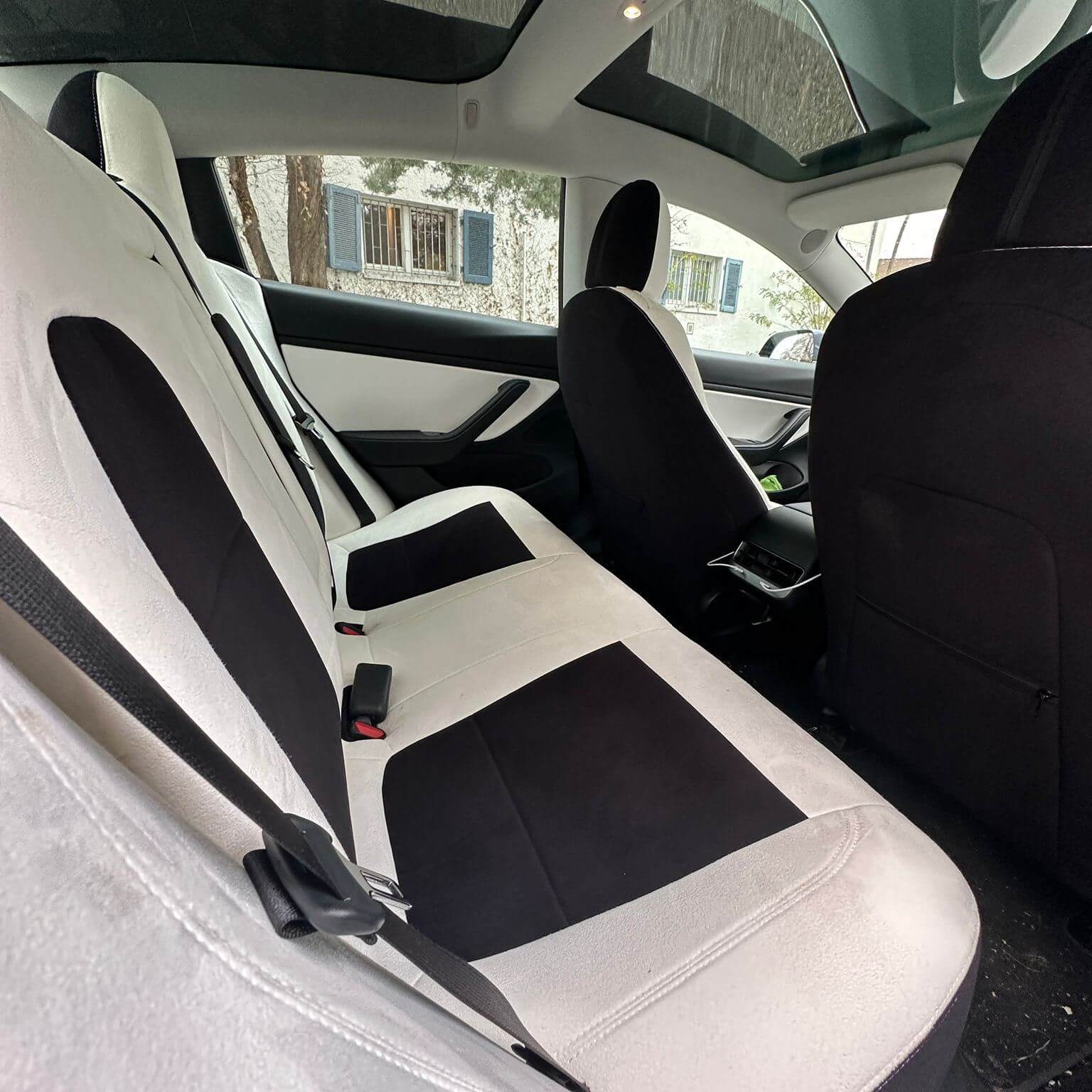 Antarrlook Sitzbezuege Tesla Model 3 Weiss Schwarz Rueckbank Innenraum