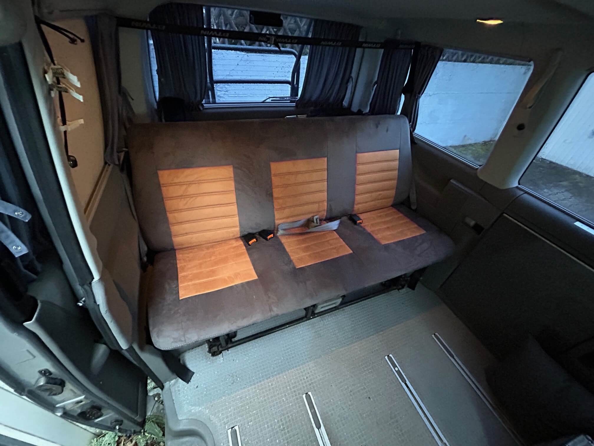 Antarrlook Sitzbezuege Vw T4 Grau Braun Rueckbank Laderaum