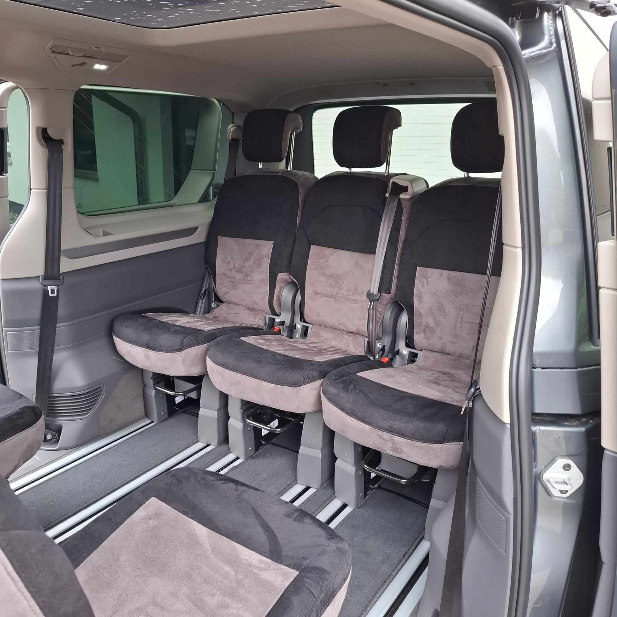 Antarrlook Sitzbezuege Vw T7 Grau Schwarz Rueckbank Einzelsitze