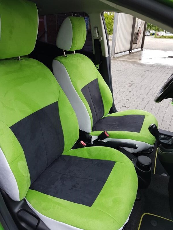 Mazda 2 Sitzbezuege Gruen Schwarz Vordersitze