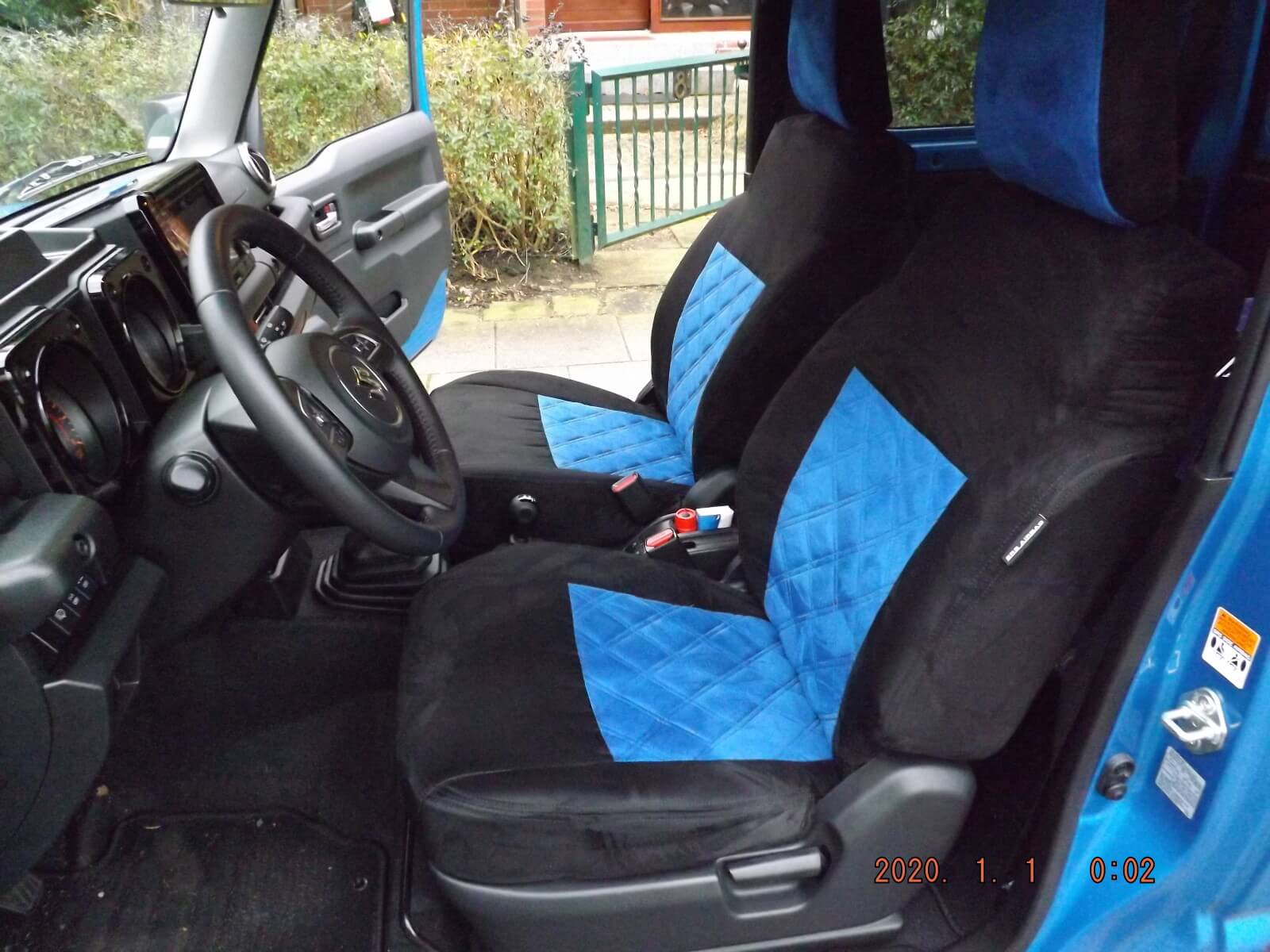 Suzuki Jimny Gj Sitzbezuege Schwarz Blau Innenraum