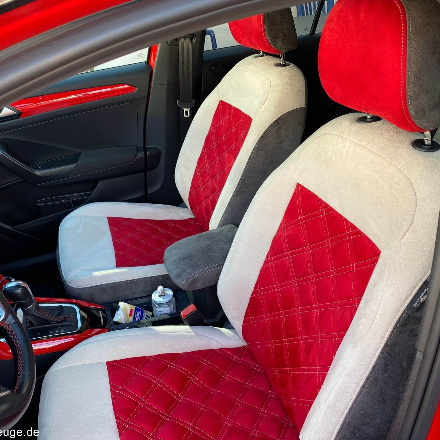 Vw T Roc Sitzbezuege Rot Beige Rautensteppung Vordersitze