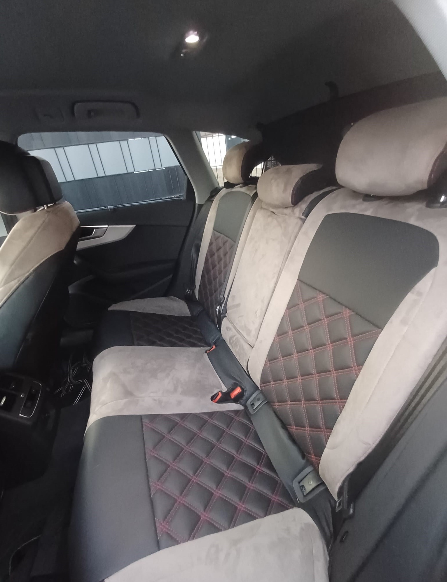 Audi A4 B9 Sitzbezuege Ruecksitzbank Lederlook Antarrlook