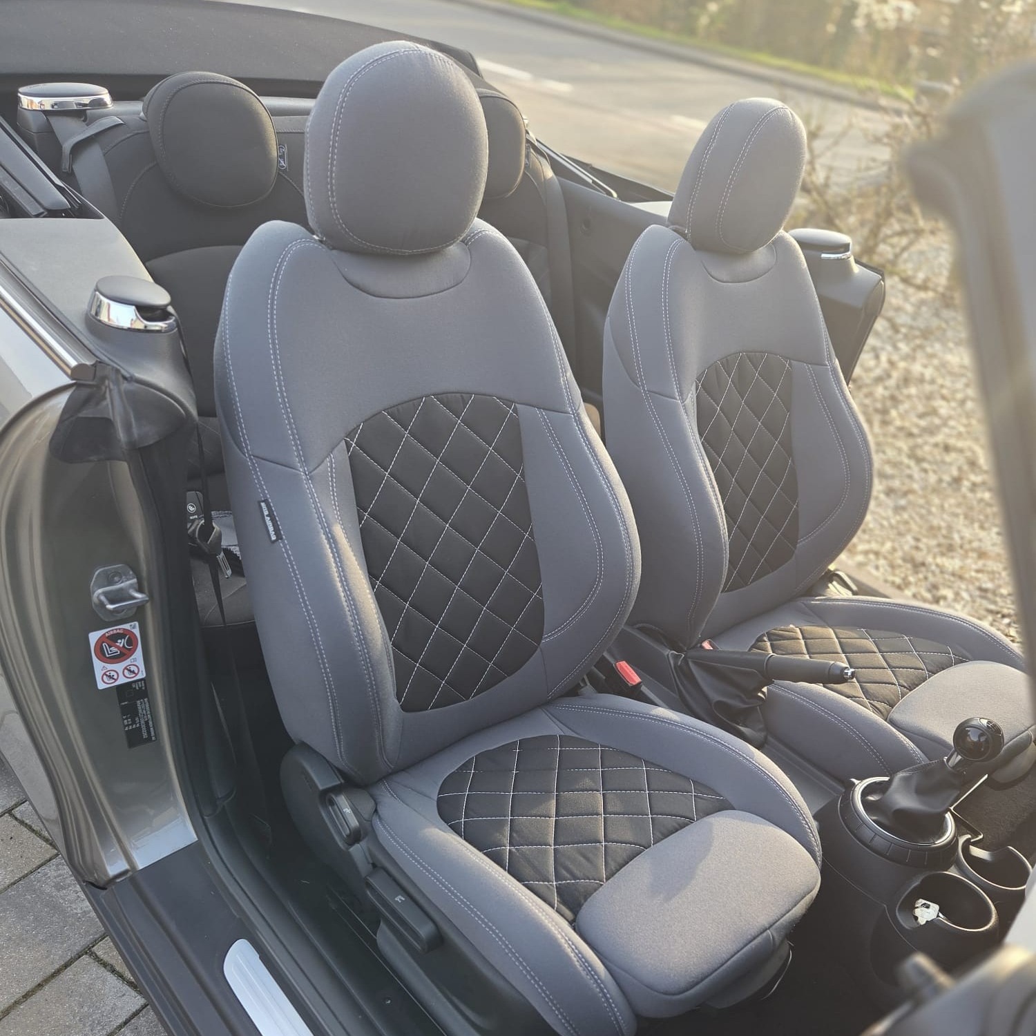 Mini Cooper R57 Cabrio Sitzbezuege Textil Grau Schwarz Rautenoptik