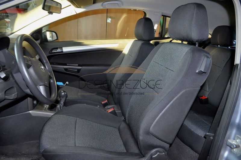 Opel Astra Sitzbezuege Textil Schwarz Vordersitze
