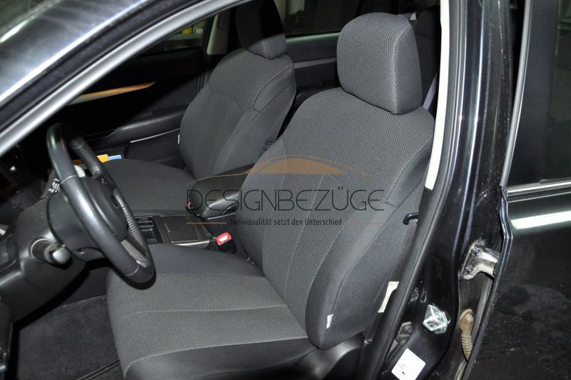 Subaru Outback Sitzbezuege Textil Schwarz Rueckbank