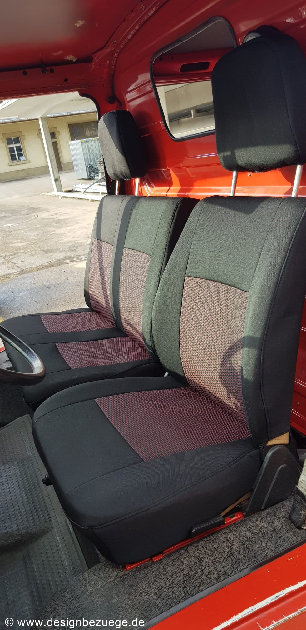 Vw T3 Sitzbezuege Textil Schwarz Rot Doppelsitzbank