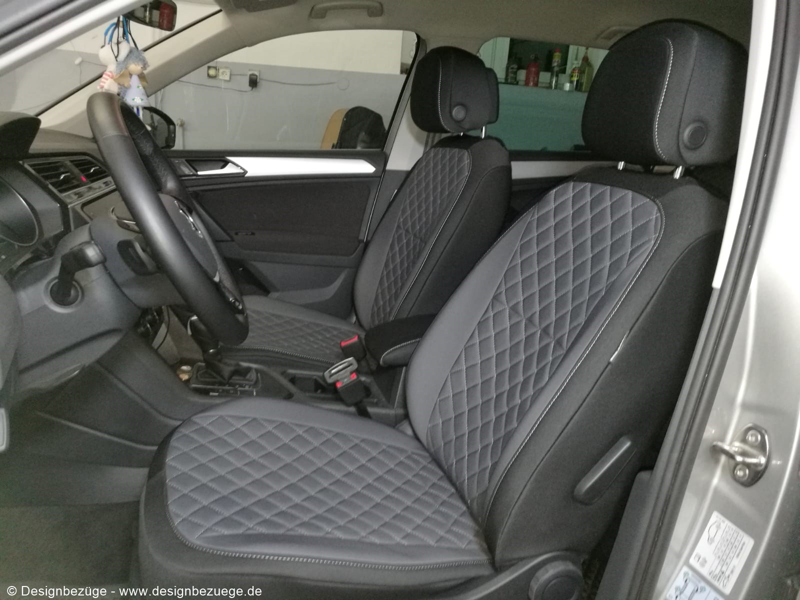 Vw Tiguan Sitzbezuege Schwarz Grau Textil Rauten