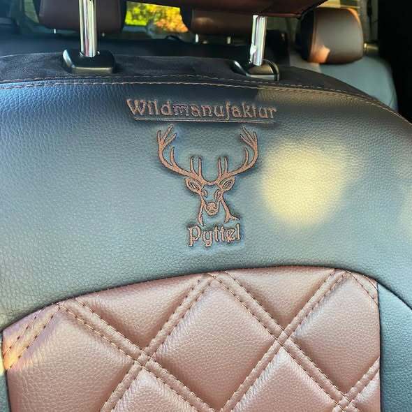 Vw Amarok Sitzbezuege Individuelle Stickerei