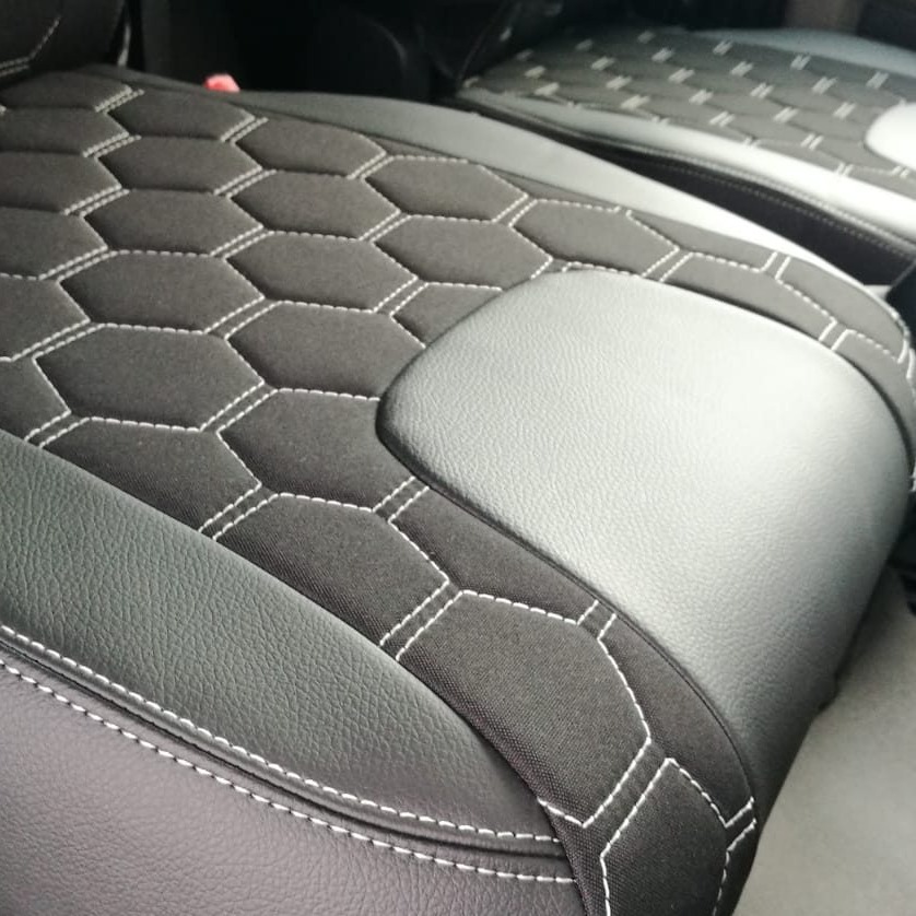 Lkw Sitzbezuege Wabensteppung Schwarz Detail