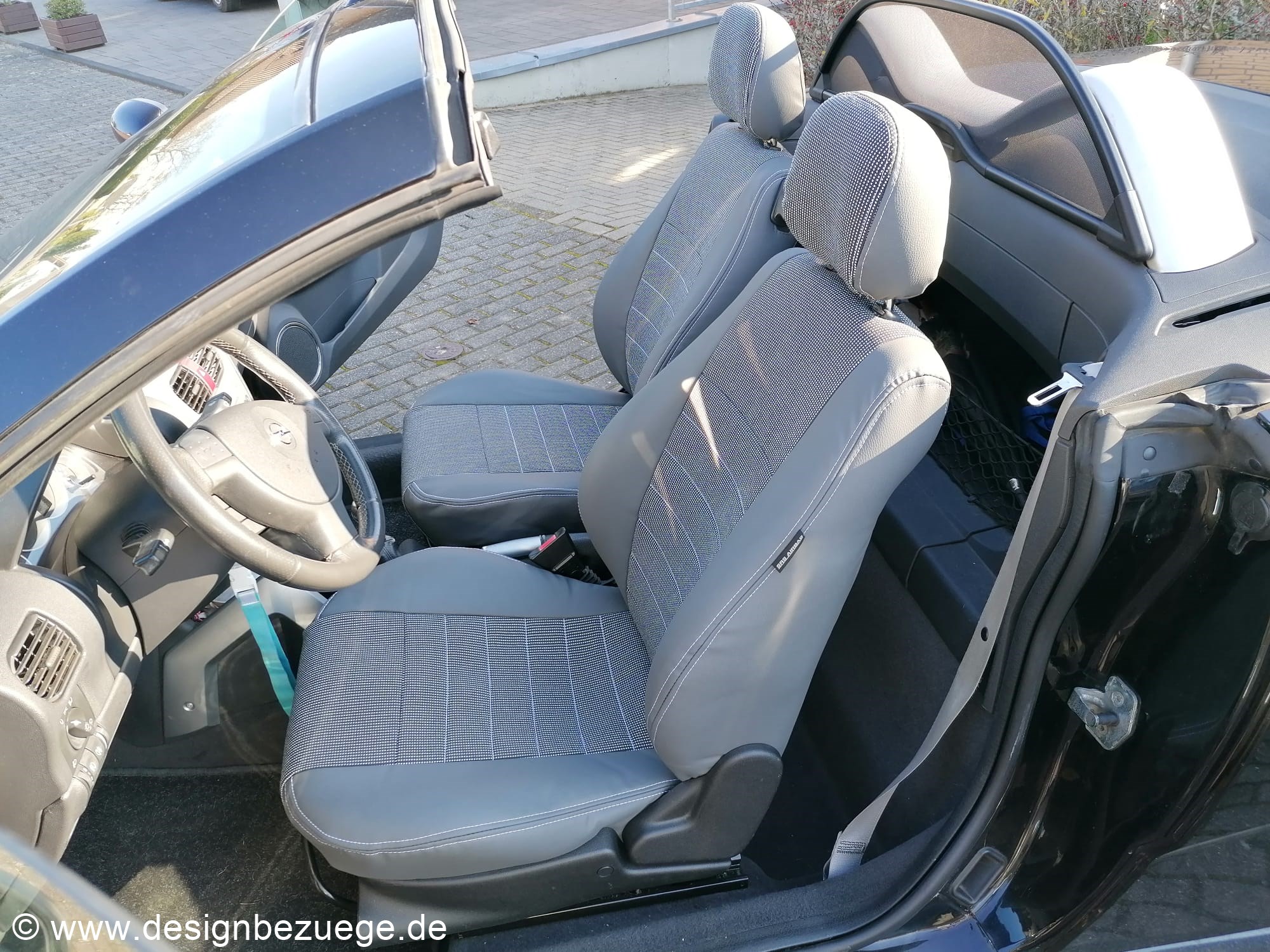 Opel Tigra Sitzbezuege Grau Schwarz Textil Kunstleder Cabrio