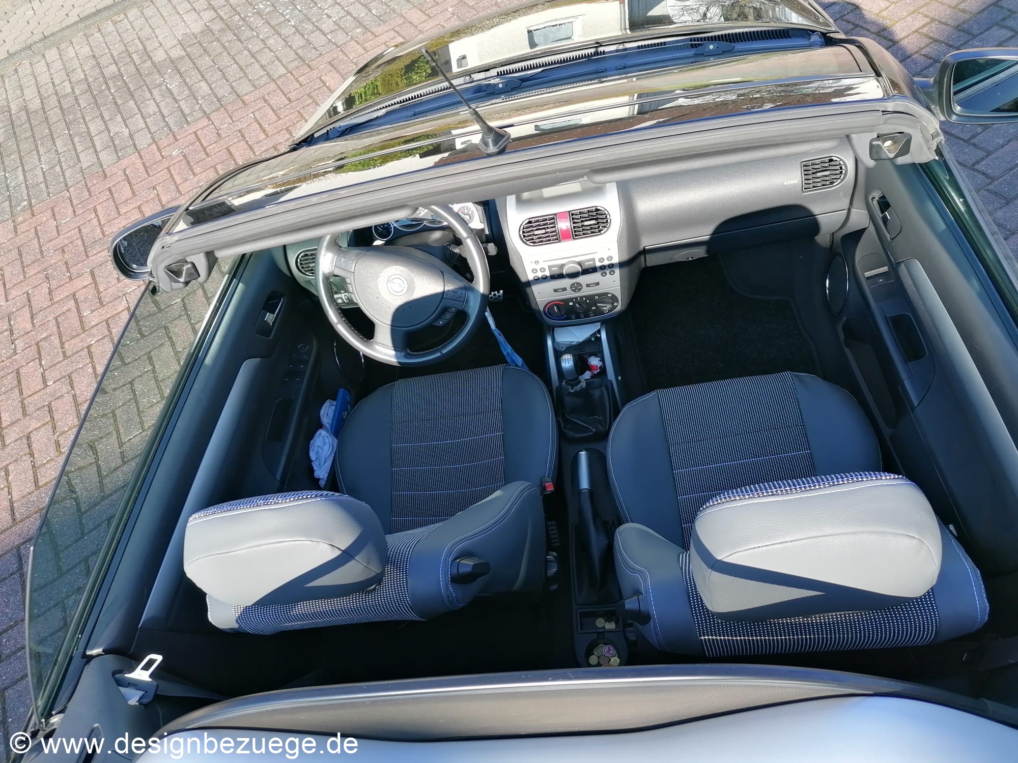 Opel Tigra Sitzbezuege Grau Schwarz Textil Kunstleder Innenraum