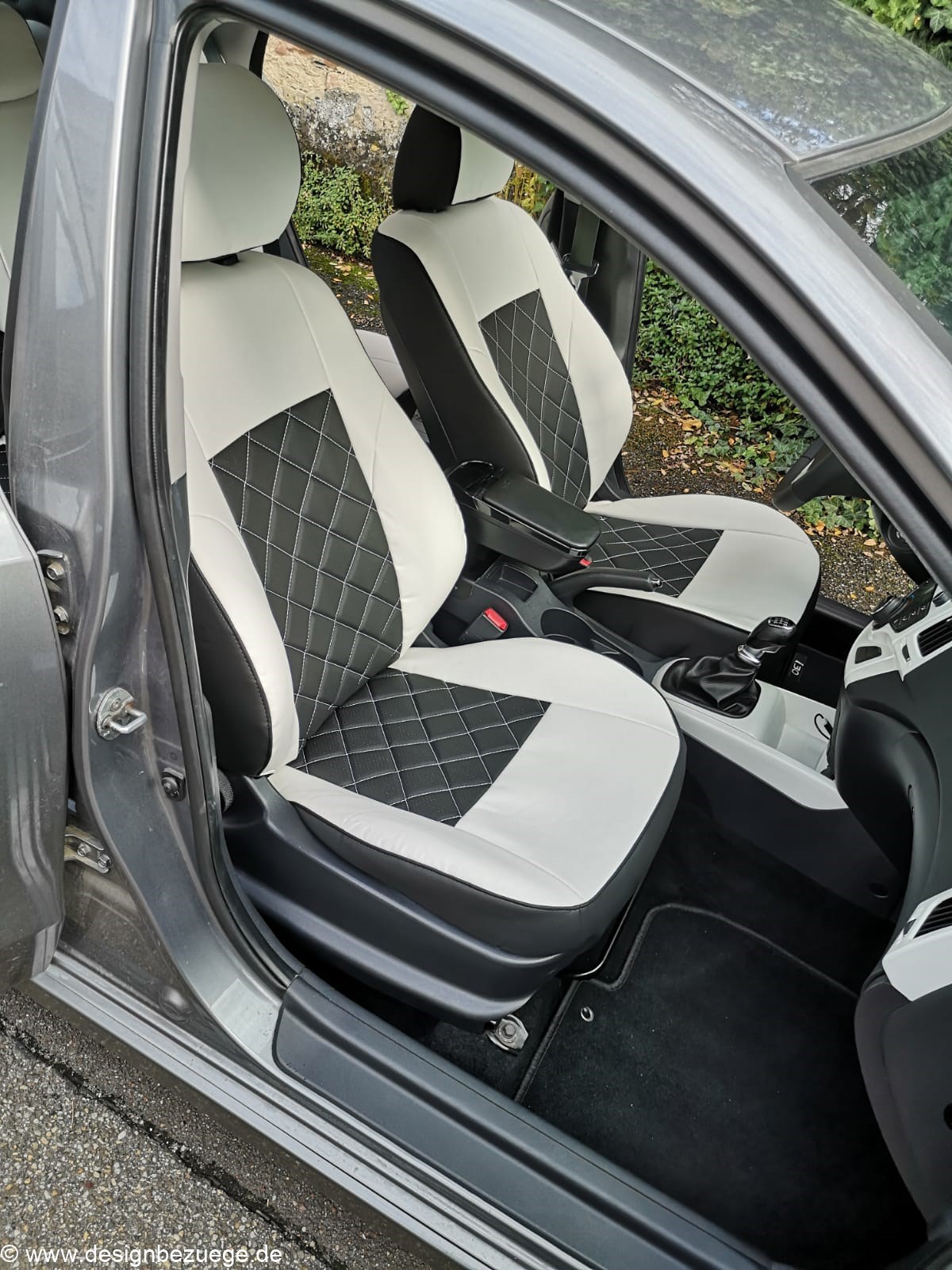 Hyundai I30 Sitzbezuege Kunstleder Schwarz Grau Rauten