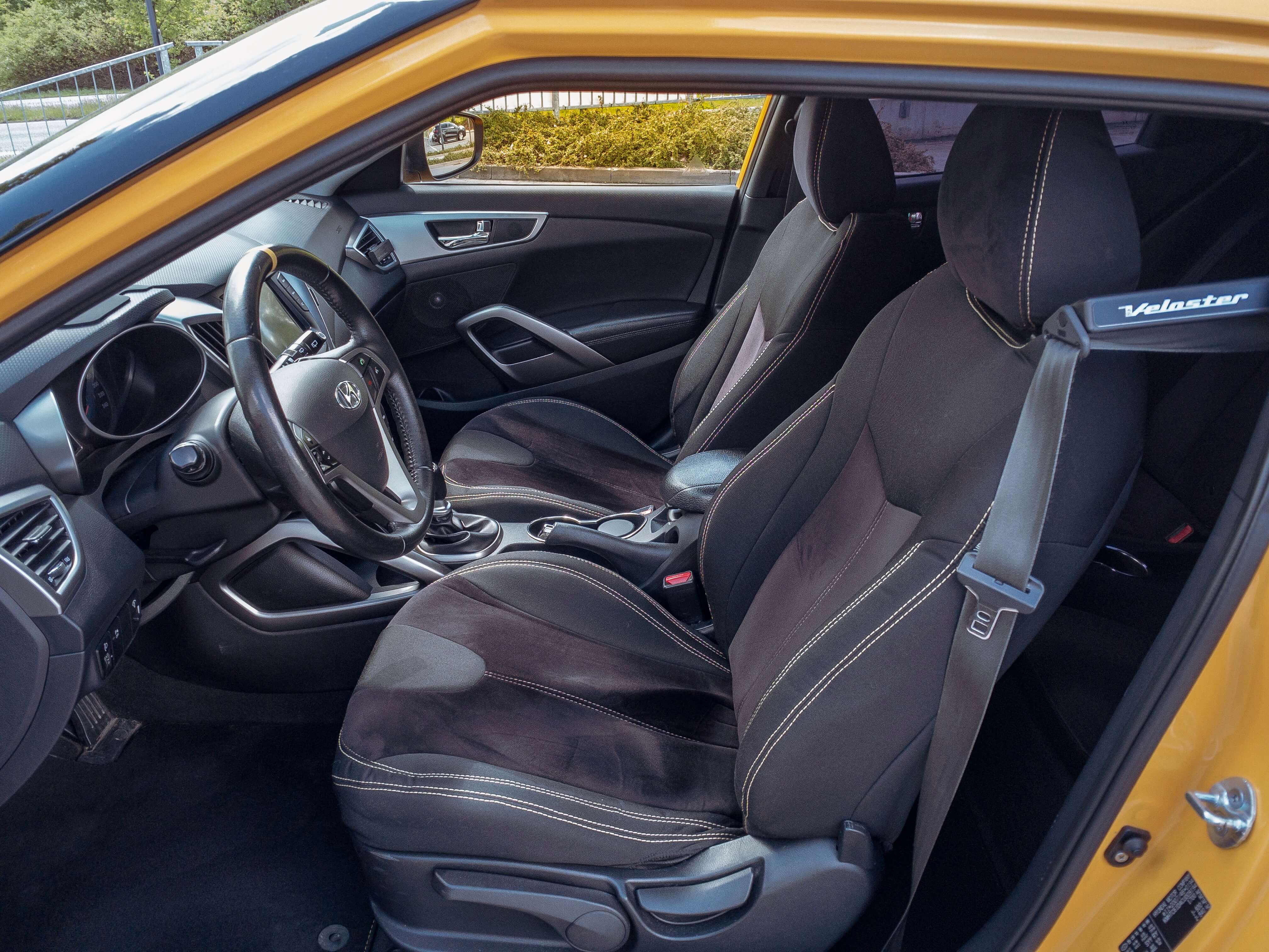 Hyundai Veloster Sitzbezuege