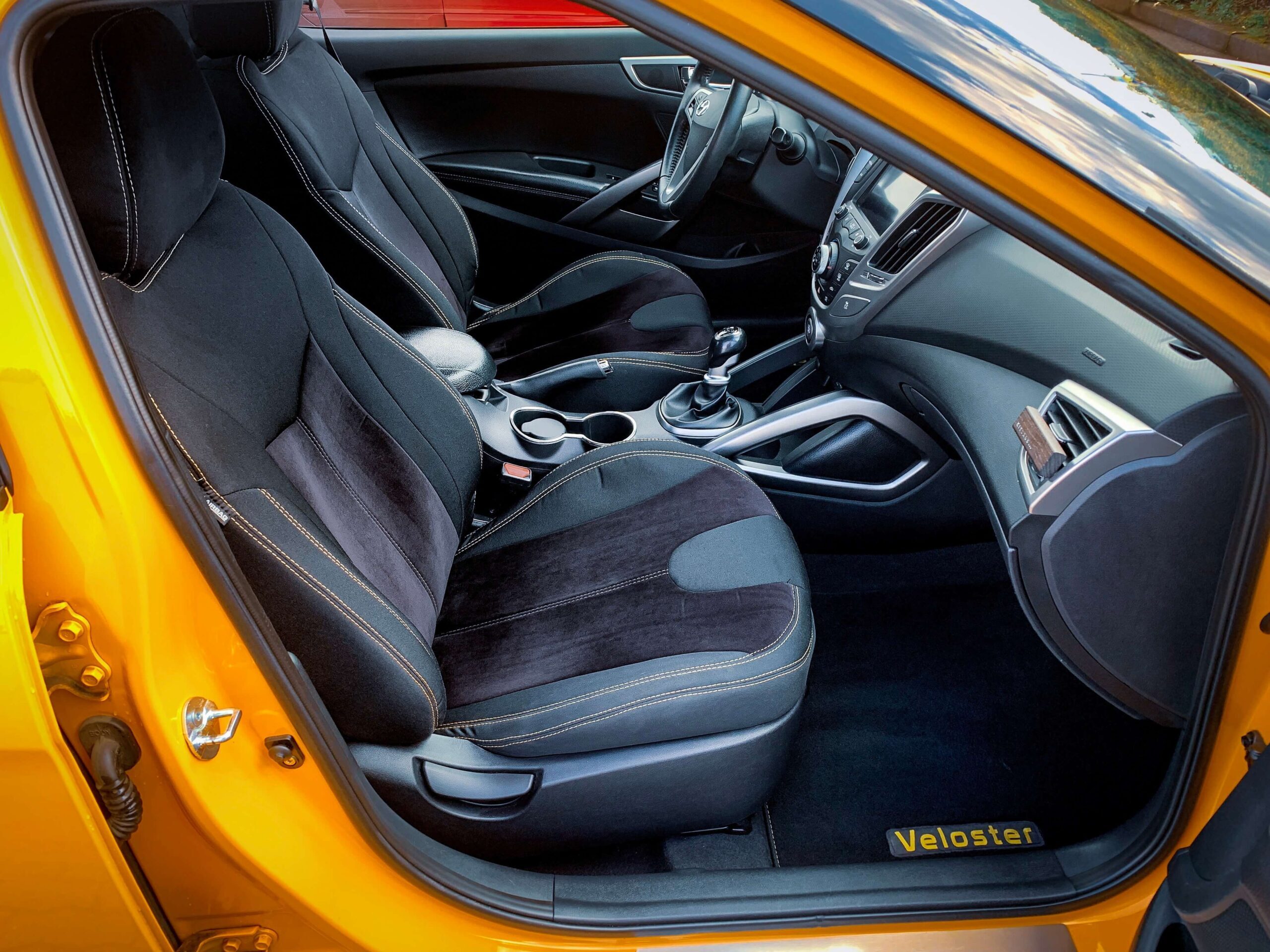 Hyundai Veloster Auto Sitzbezuege Scaled