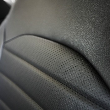 Automobil Kunstleder für maßgeschneiderte Autositzbezüge – Vorteile, Design und Qualität