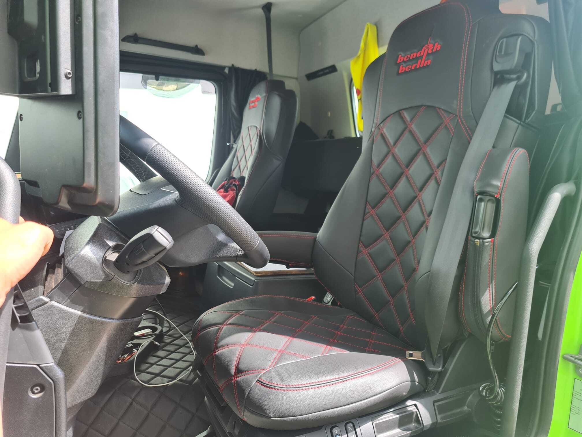 Mercedes Benz Actros Sitzbezuege