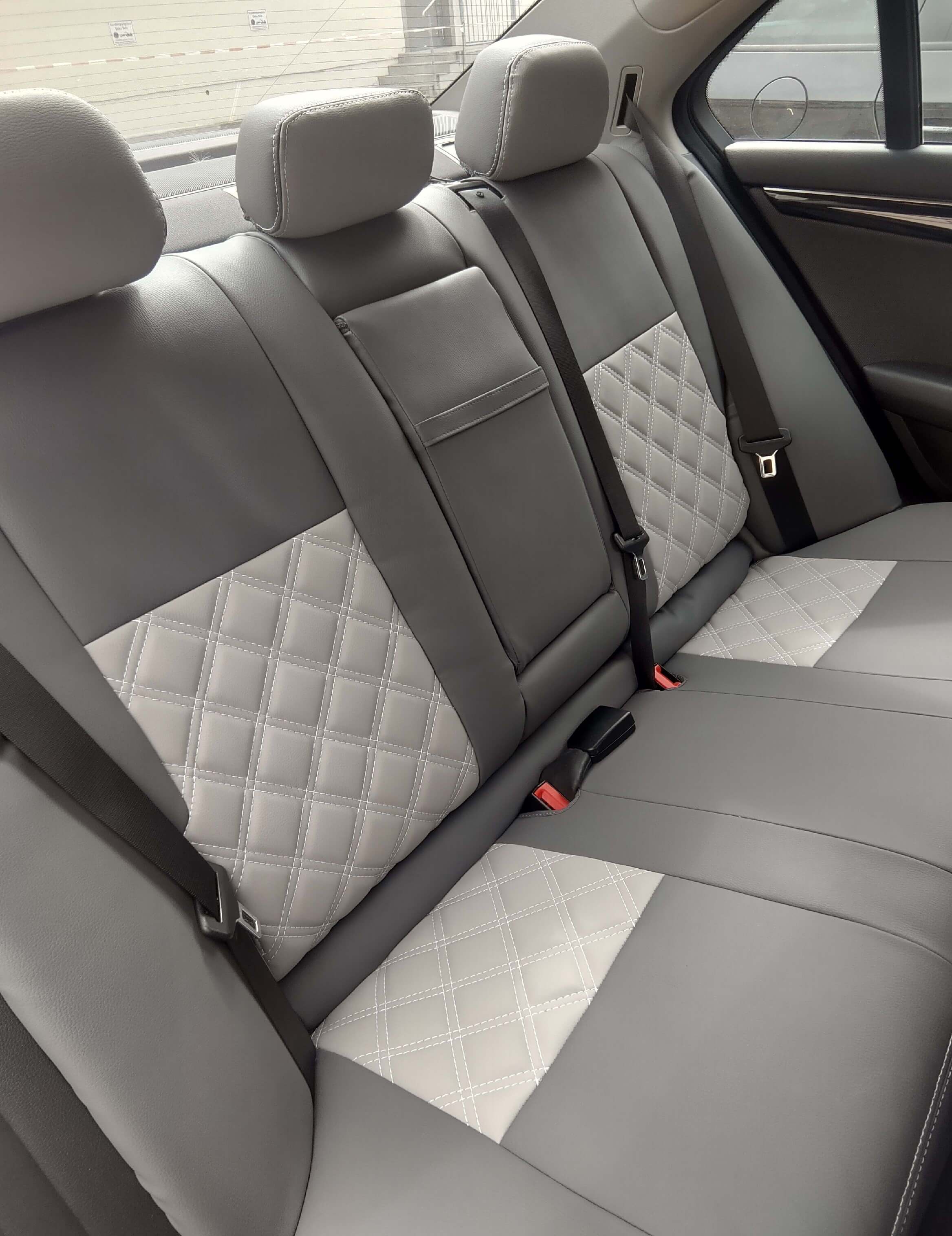 Mercedes Benz C Klasse W204 Auto Sitzbezuege