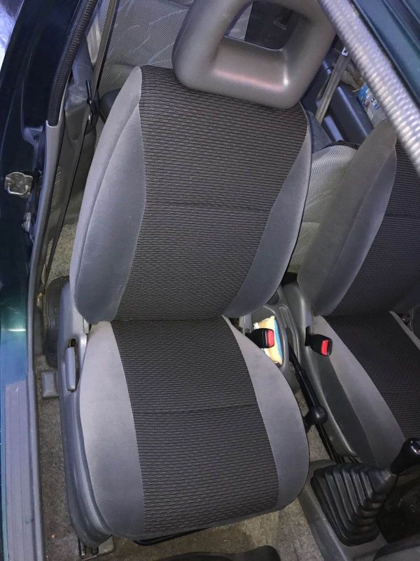 Suzuki Jimny Sitzbezuege