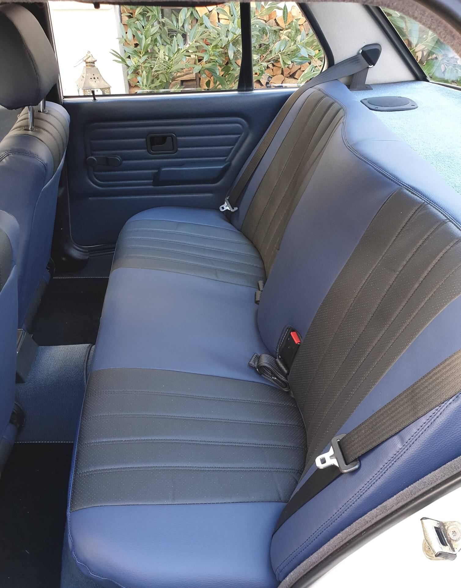 Bmw E30 Ruecksitzbank Sitzbezuege Blau Schwarz