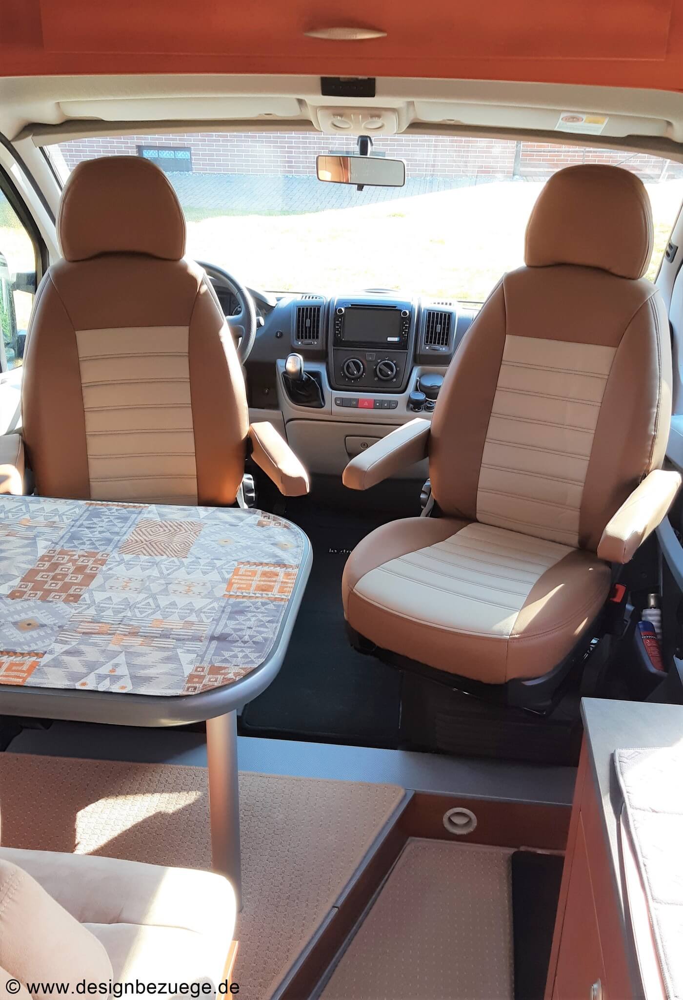 Fiat Ducato Wohnmobil Sitzbezuege Braun Beige Kunstleder