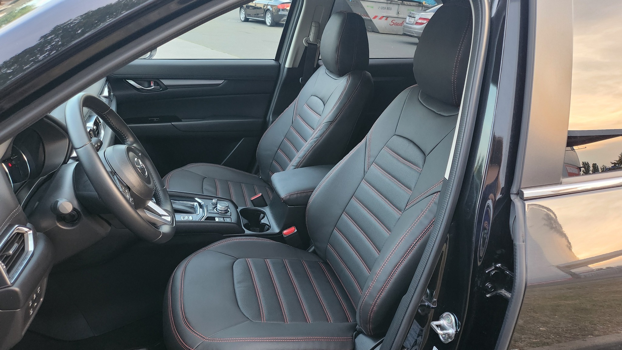 Mazda Cx5 Vordersitze Sitzbezuege Schwarz Rote Naht