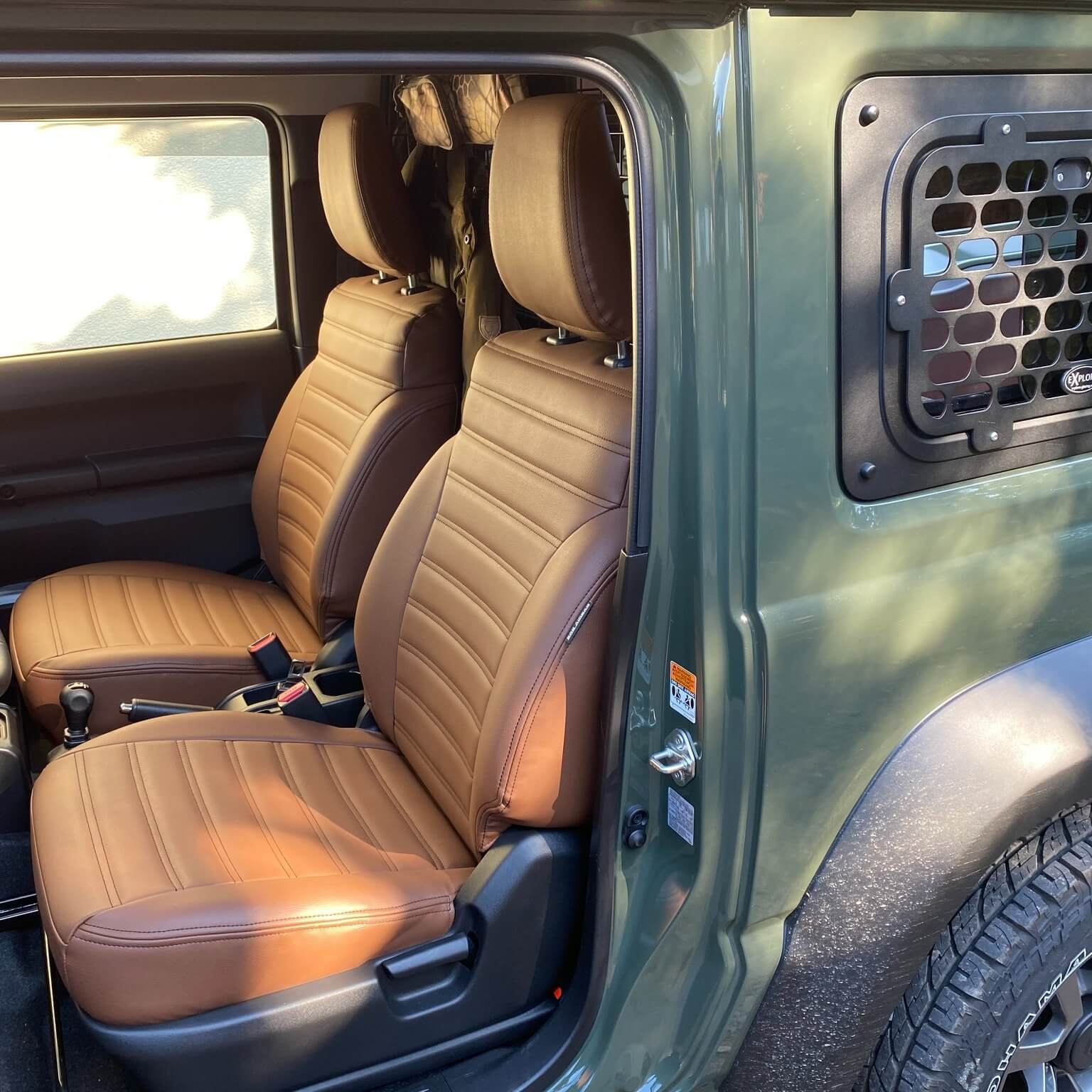 Suzuki Jimny Hj Sitzbezuege Kunstleder Braun Liniennaehte