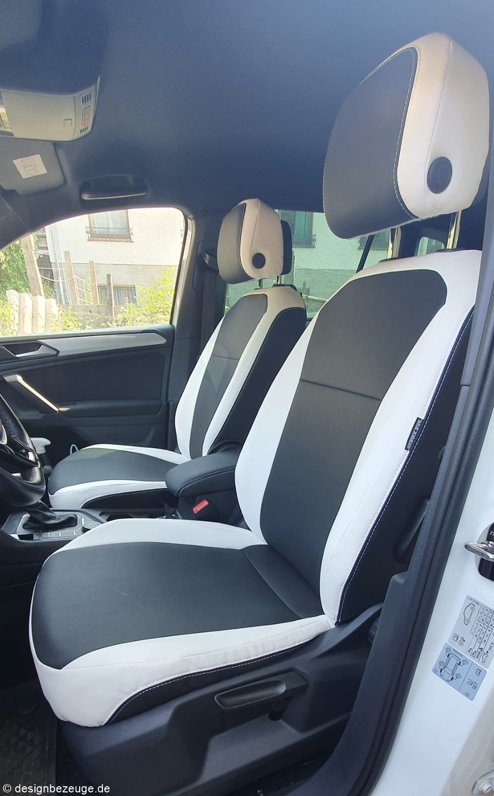 Vw Tiguan Vordersitze Sitzbezuege Schwarz Weiss