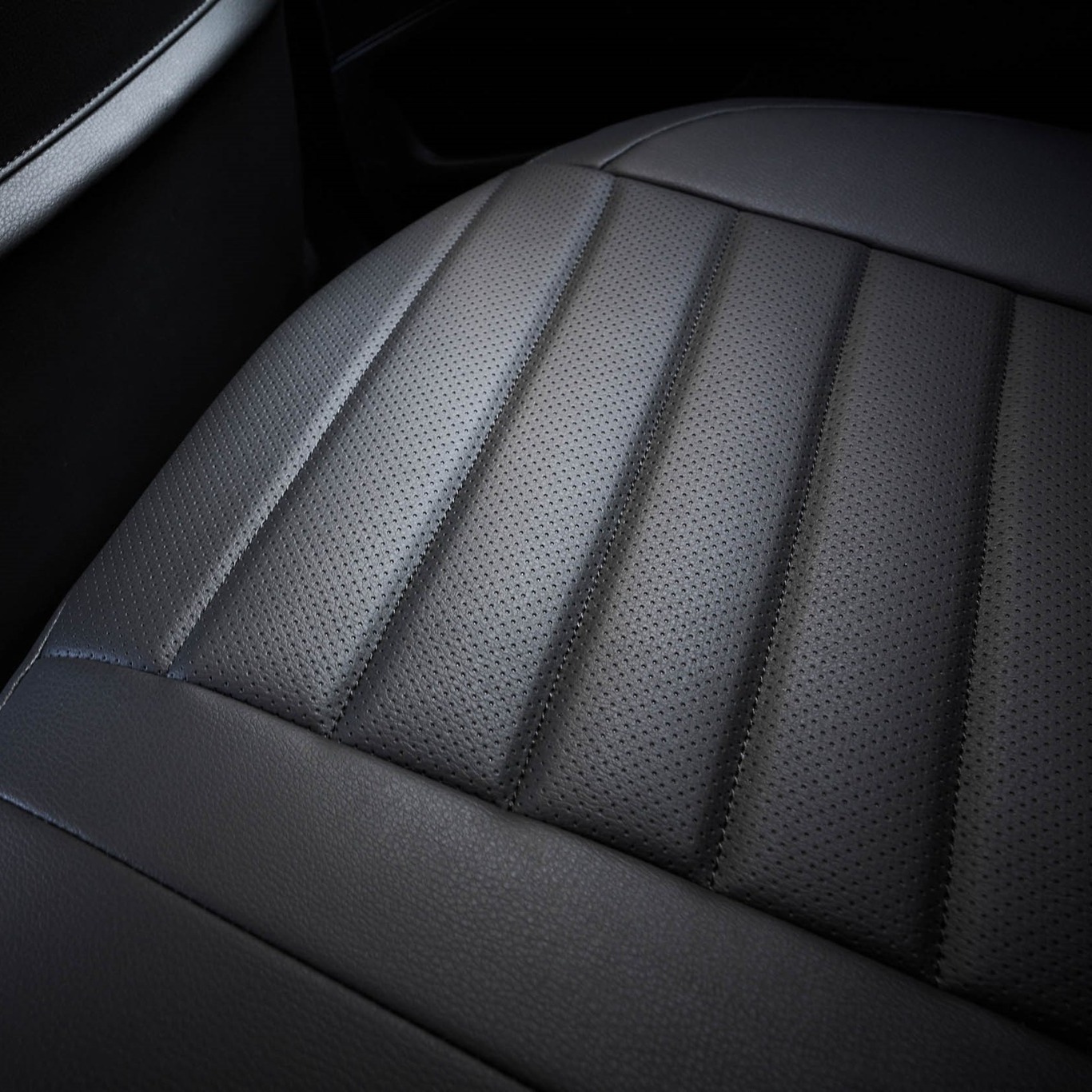 Sitzbezuege Kunstleder Passend