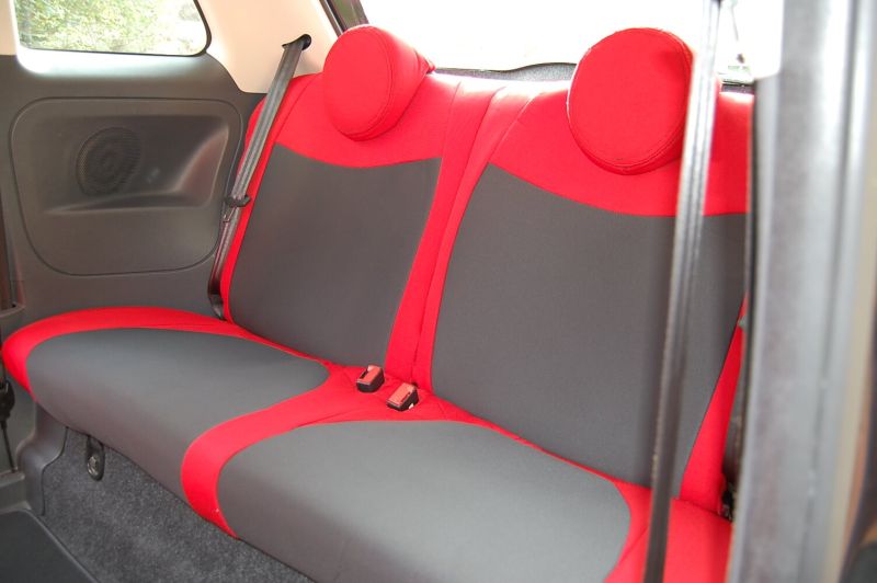 fiat-500-sitzbezuege-rot-dunkelgrau-ruecksitzbank-links.jpg