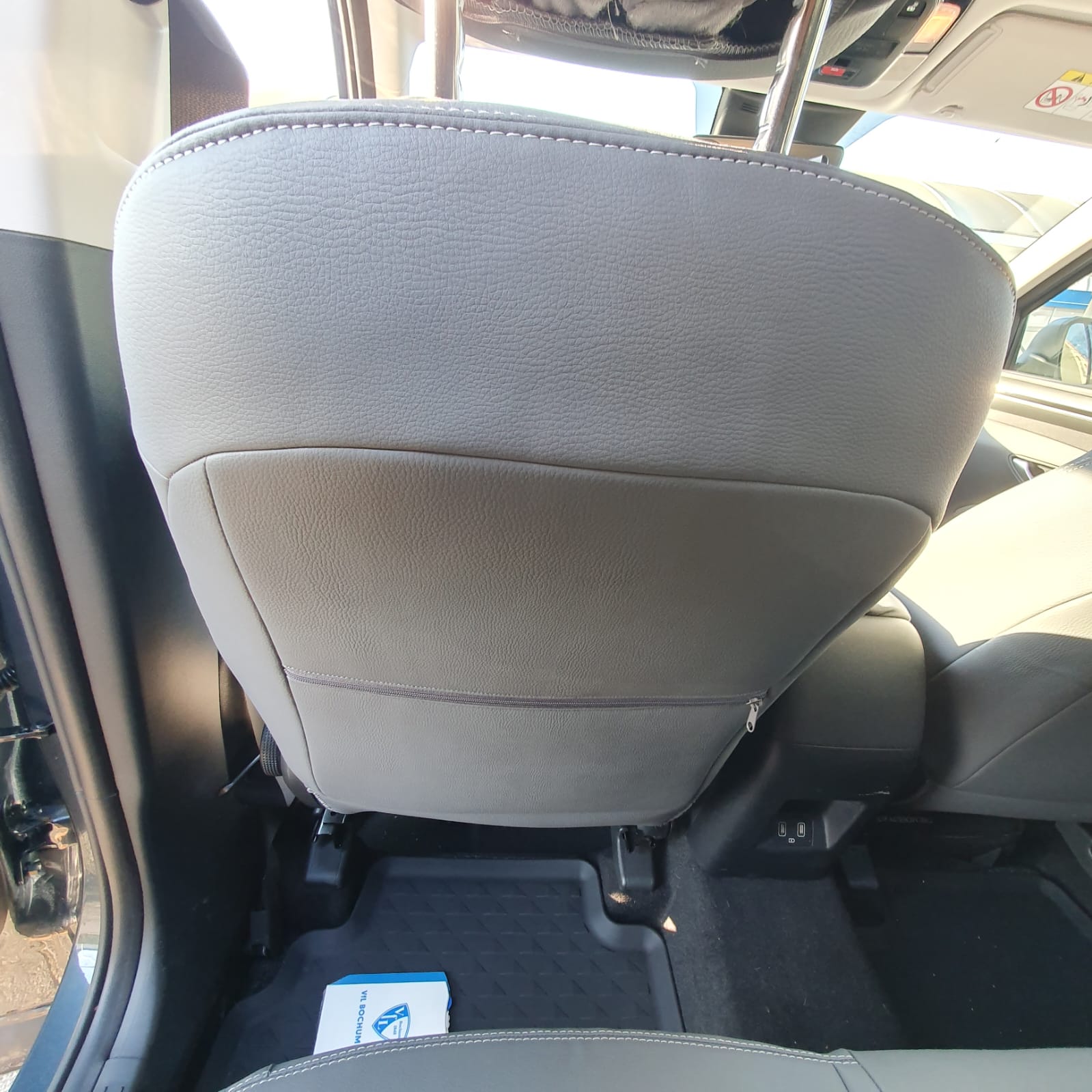 Hyundai Tucson Nx4 Rueckseite Fahrersitz Sitzbezuege Dunkelgrau