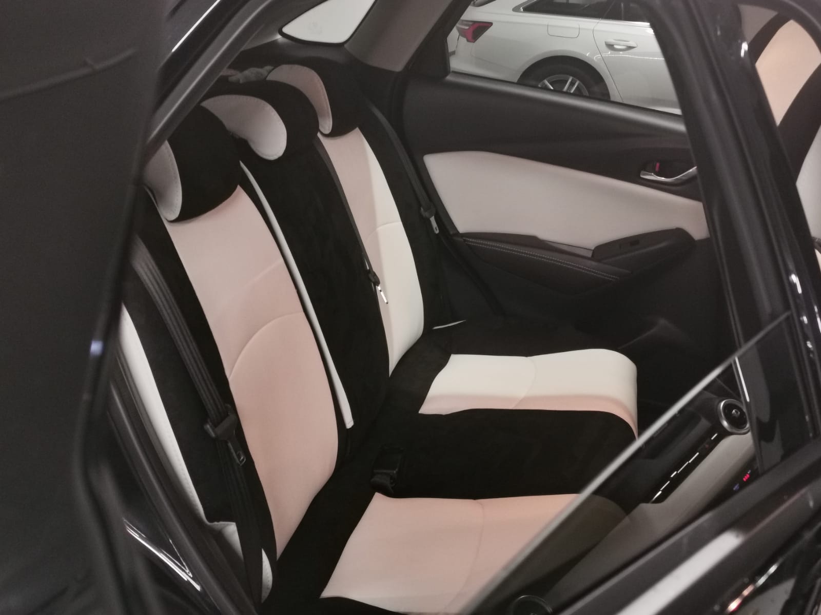 Mazda Cx 3 Ruecksitz Sitzbezuege Antarrlook Weiss Schwarz