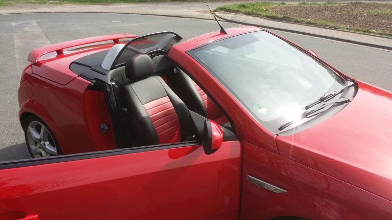 Opel Tigra Cabrio Sitzbezuege 6cm Quernaehte Rot Schwar